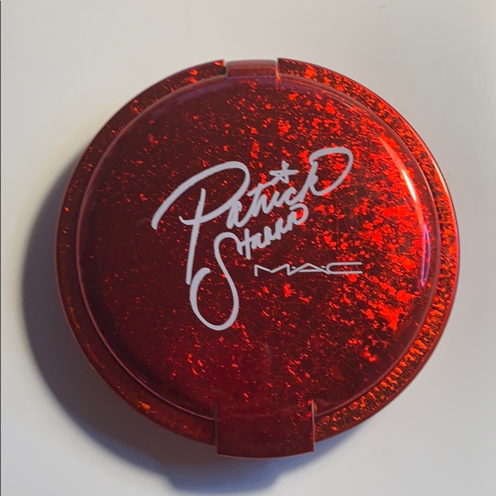 Mac limited edition skinfinish